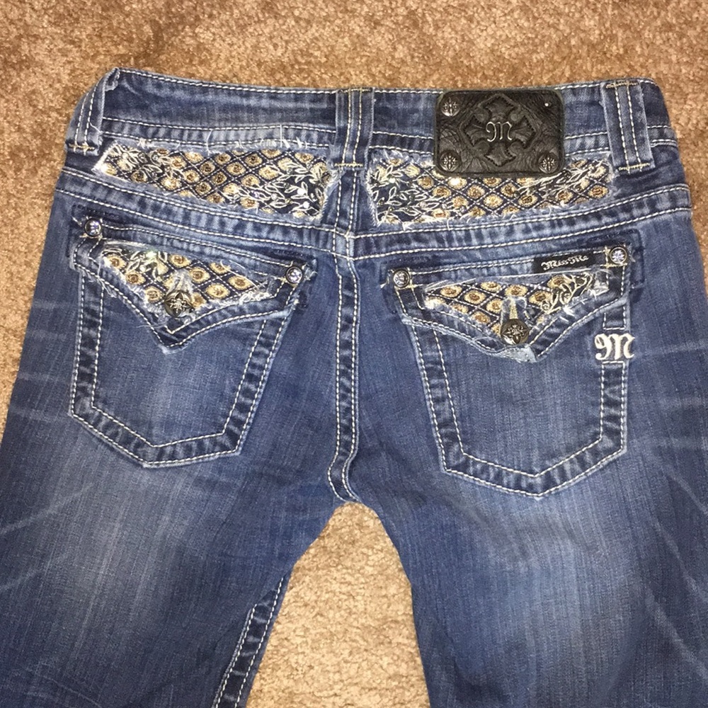 Miss Me Jeans, boot cut, gold sparkly on pockets